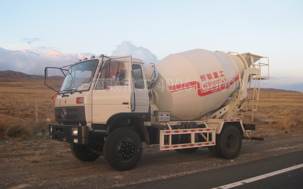 東風6方攪拌車